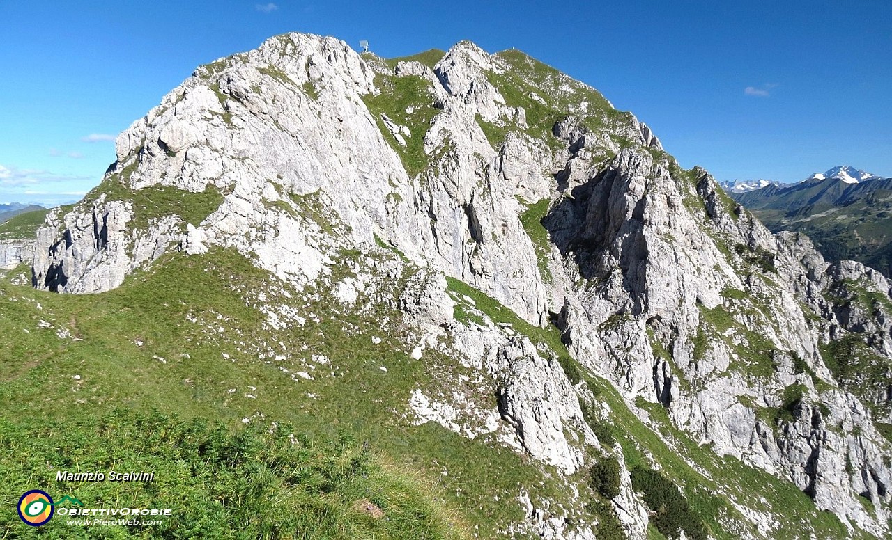 21 I primi contrafforti del Monte Secco, il terreno si fa meno facile....JPG